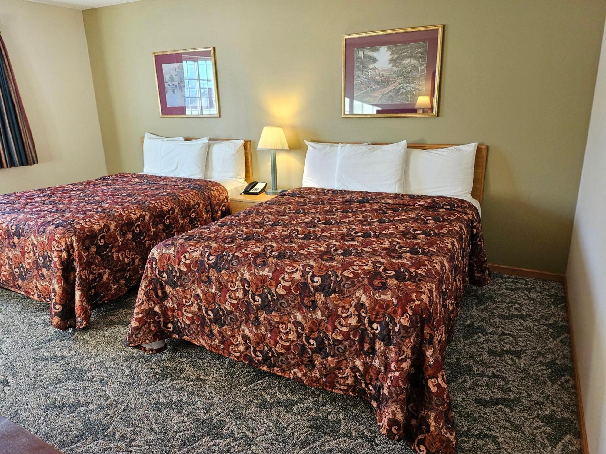 Lincoln Host Motor Inn Escanaba Zimmer foto
